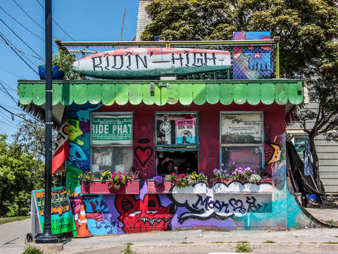 Ridin high skate shop in burlington