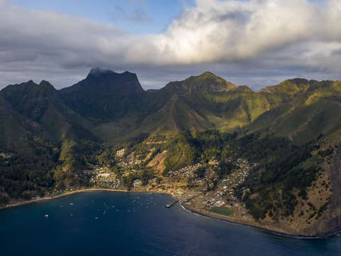Robinson crusoe harbor