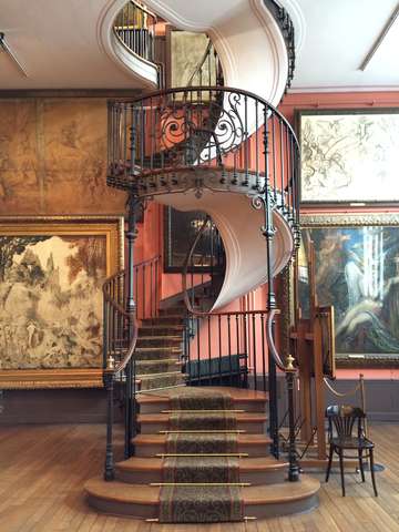 Paris museum spiral staircase