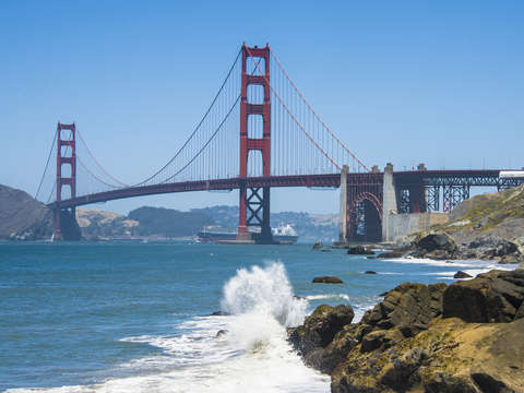 Golden gate rocky splash