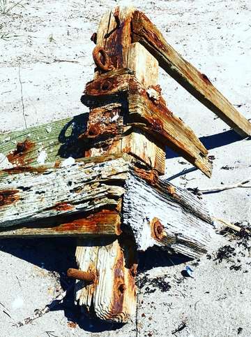 Hull jetsam