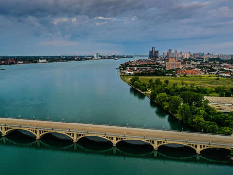 Belle isle bridge and detroit skyline dji 0503