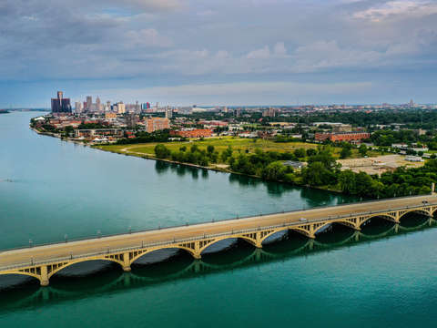 Belle isle bridge and detroit skyline dji 0506