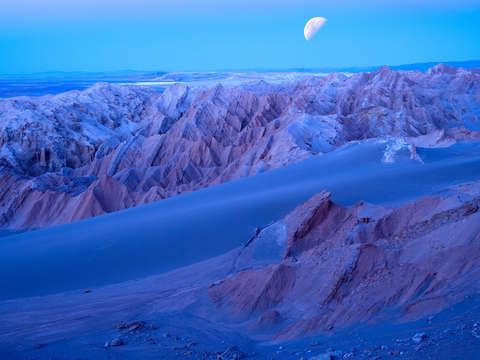 Salt formations at valle de la luna
