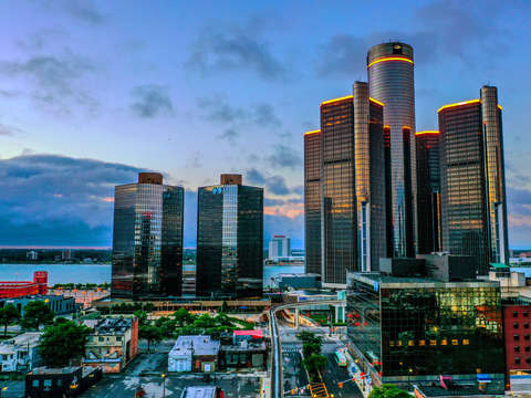 Dawn at the detroit ren cen dji 0558