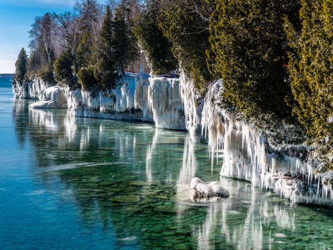 Cave point county park