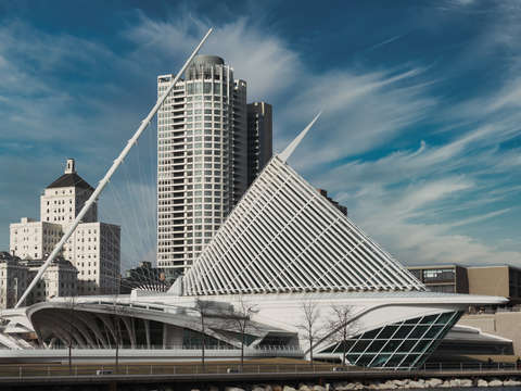 Milwaukee Art Museum from Side