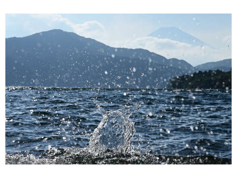 Mount fuji an ants view from the shore of lake ash