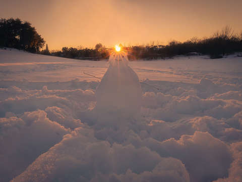 The snowman and the sunset