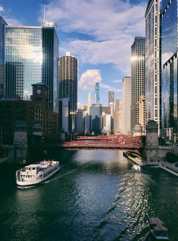 Lazy summer on the chicago river
