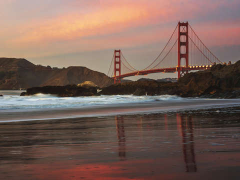 Golden gate pink reflections