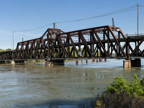 I street bridge in sacramento