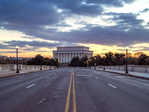 Sunrise at the lincoln memorial