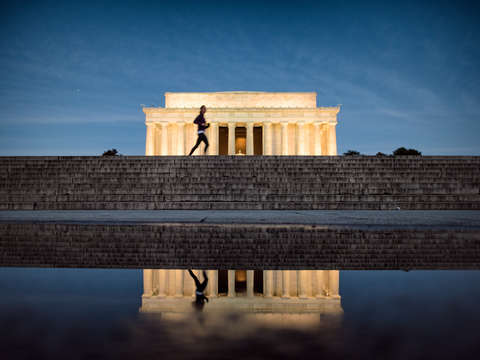 Runner at the lincoln memorial