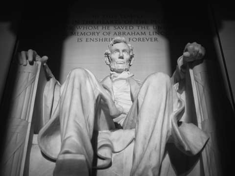Lincoln memorial in black and white 3