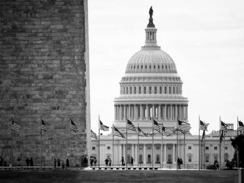 Washington monument and us capitol in black and wh