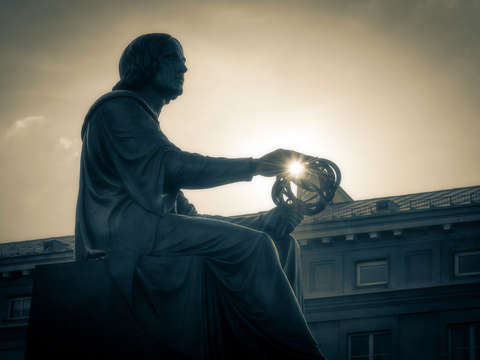 Monument to nicolaus copernicus warsaw