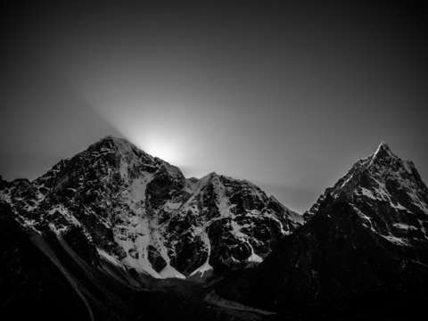 Evening sunbeams in pheriche