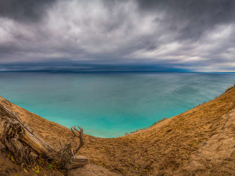 Storm on pyramid point