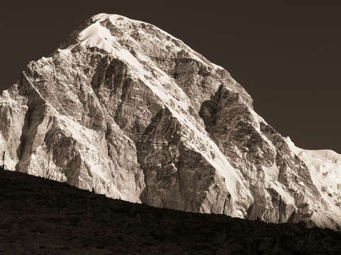 Morning climb to kala patthar