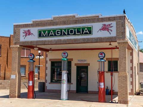 Magnolia gas station