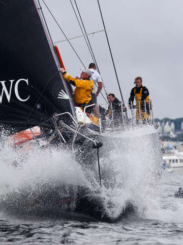 Abu dhabi foredeck crew