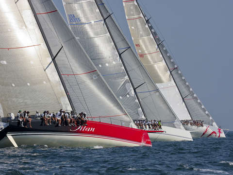 Maxi yacht start