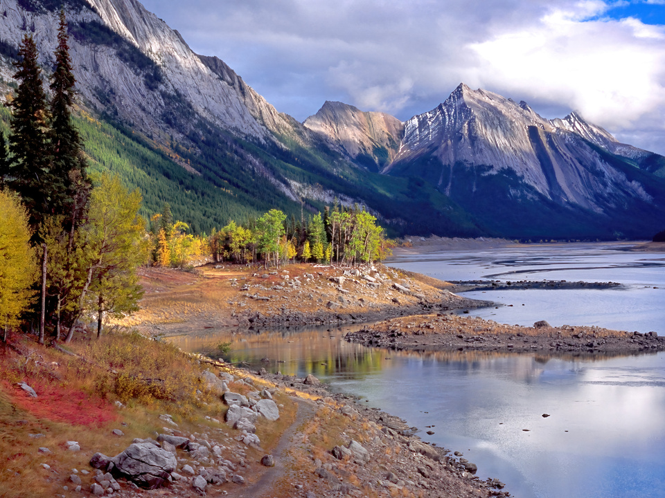 Two medicine lake autumn