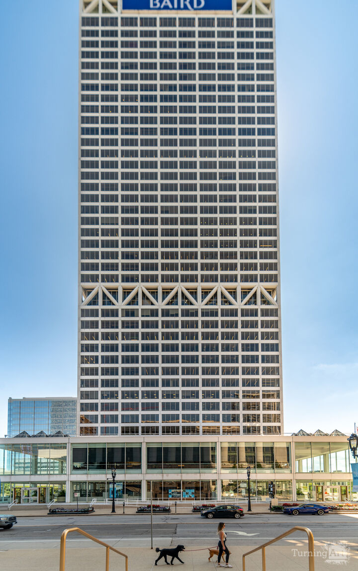 Strolling Down The Avenue