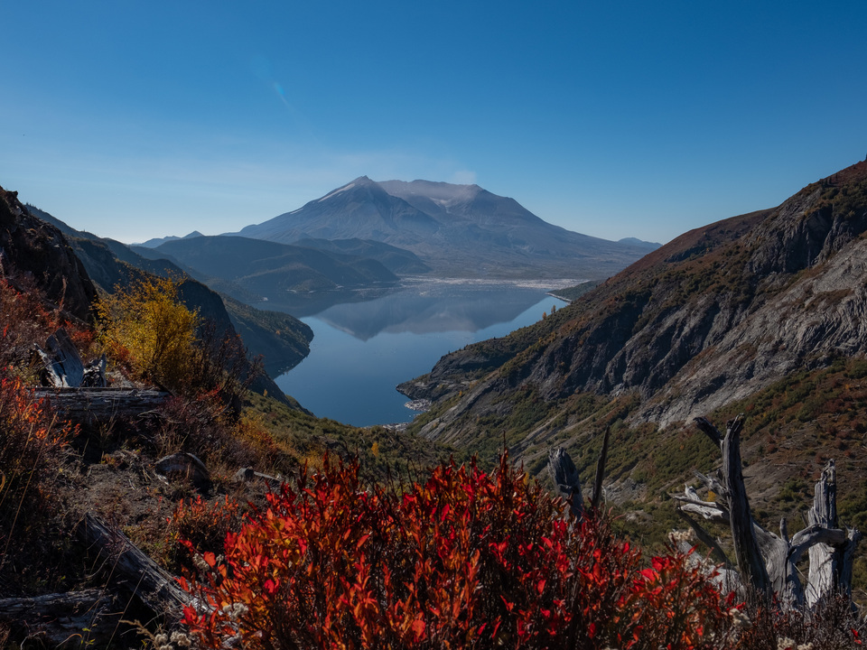 Mt St Helens in Fall