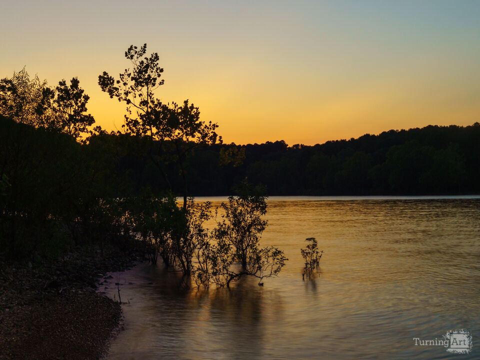 Golden Dawn Table Rock Lake
