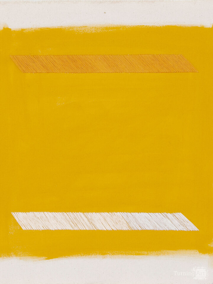 Gold Lion With Gold Parallel Lines