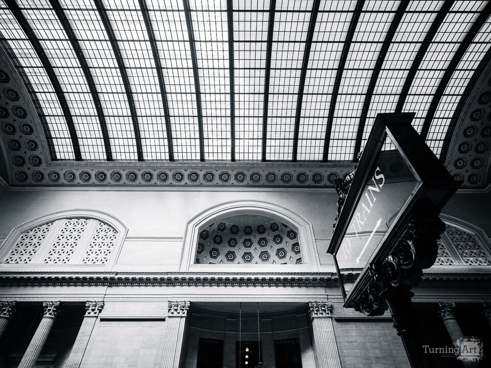 To Trains - Union Station Chicago Looking Up