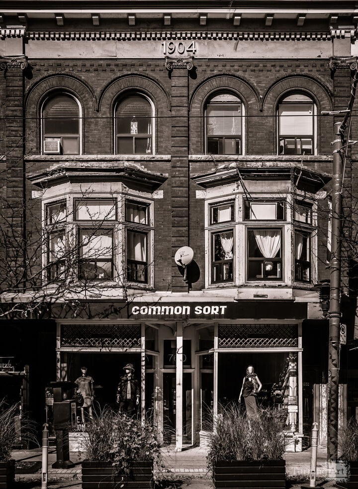 Nos 760 - 762 Queen St E 1