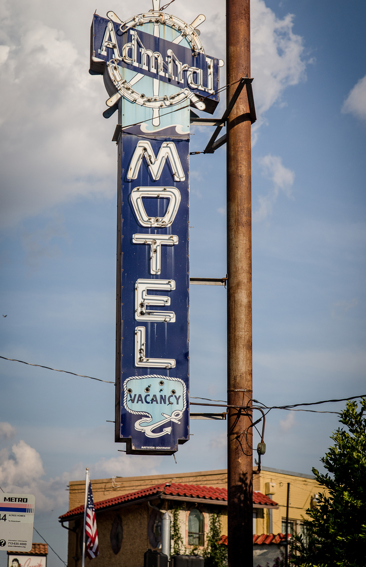 Admiral Motel