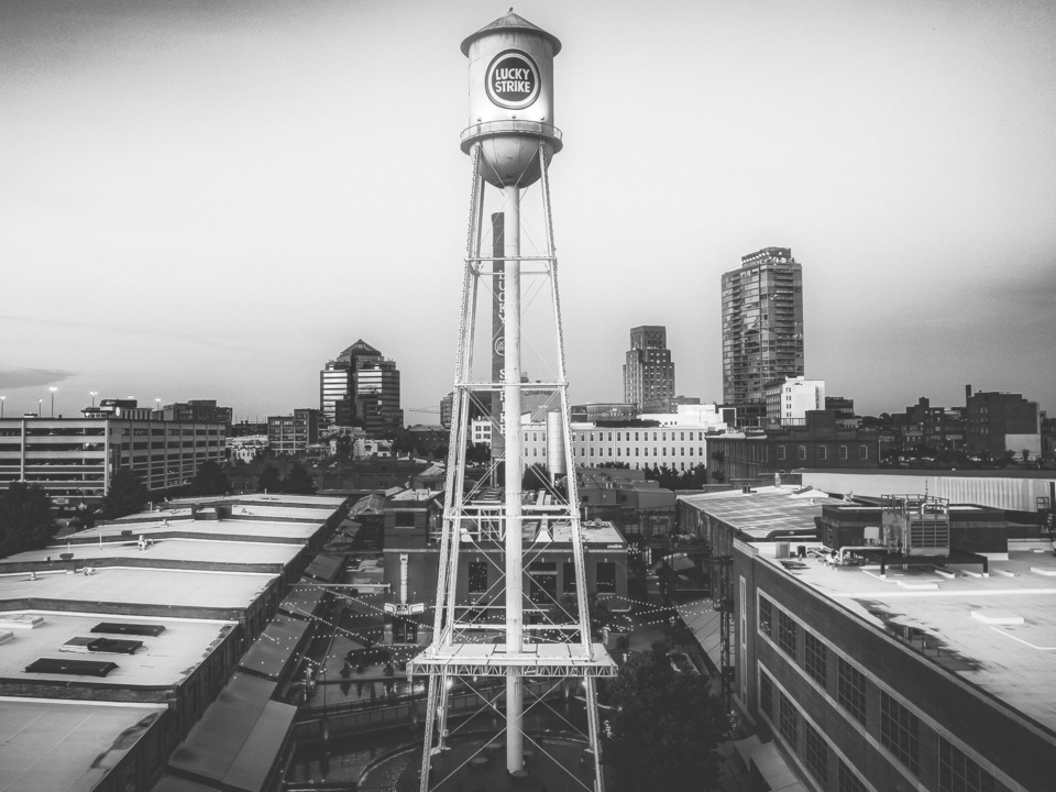 Lucky Strike (black and white)