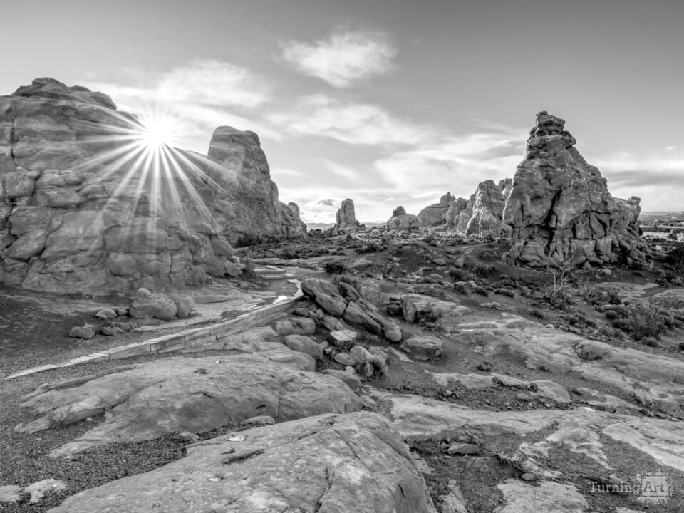 Windows Primitive Loop Sunburst Grayscale