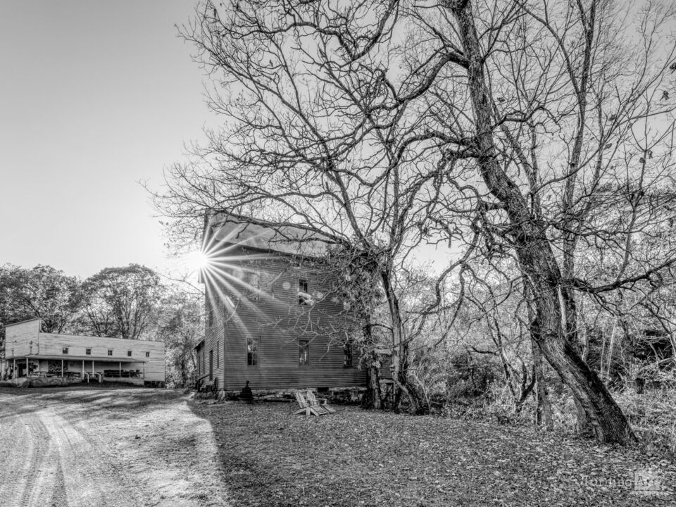 Evening Sunburst Topaz Mill Grayscale