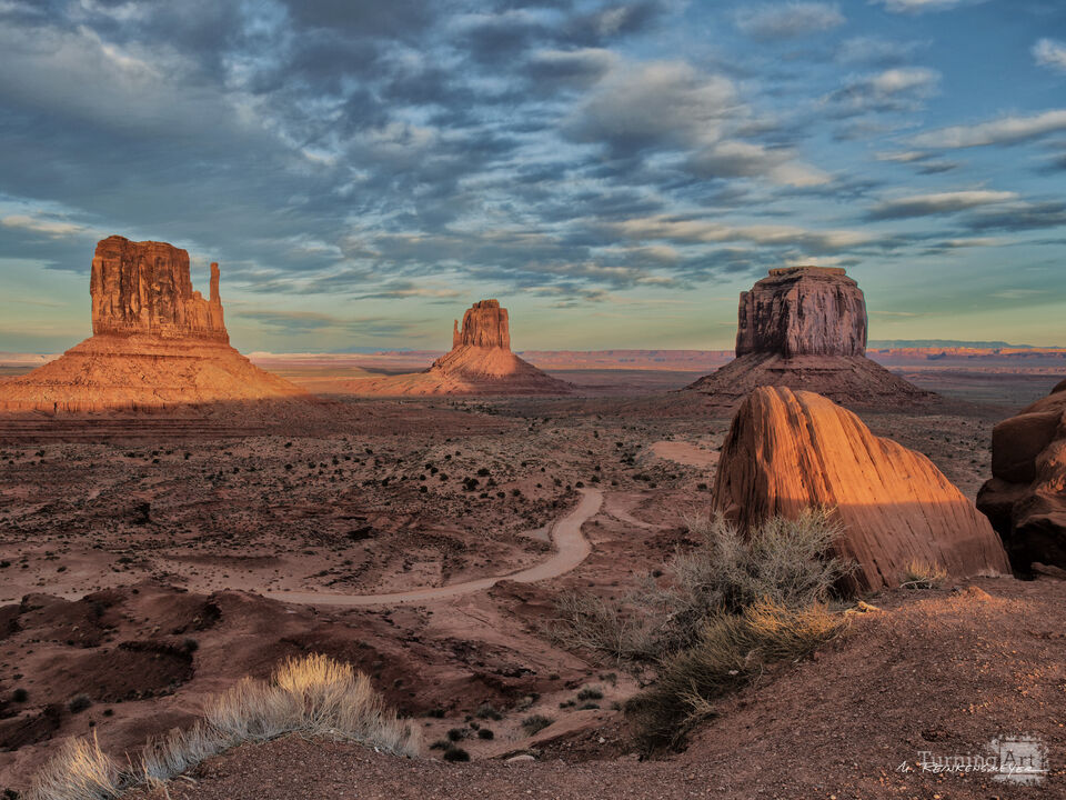 The Three Mittens Aglow