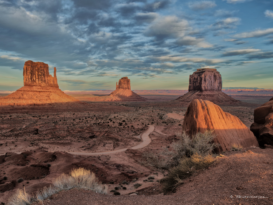 The Three Mittens Aglow