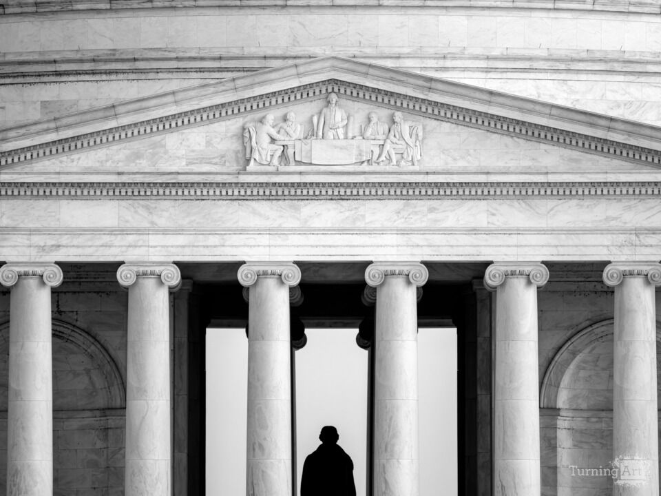 Jefferson Memorial Pediment / Black and White
