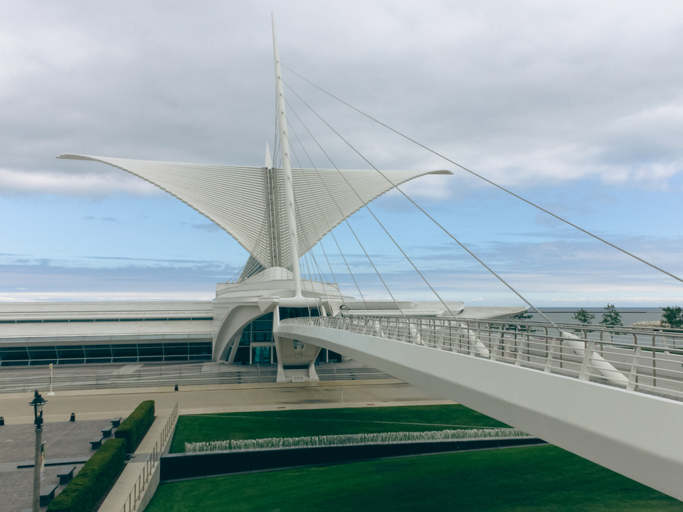 Milwaukee Art Museum Entry Walk