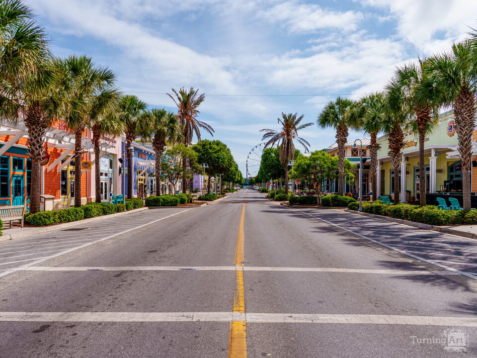 Middle Of Panama Pier Park Street