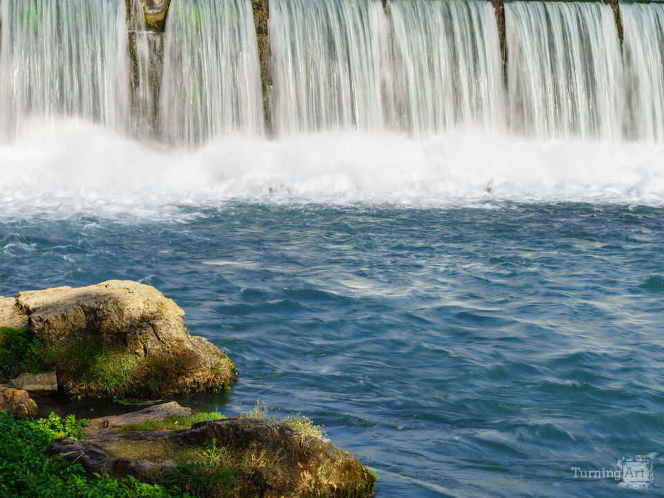 Cascade And Stones Mammoth Spring