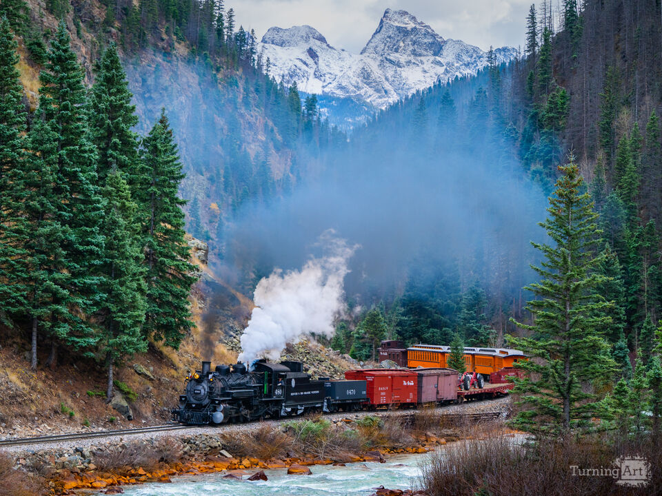 Old 480 between mountains and the Animus River
