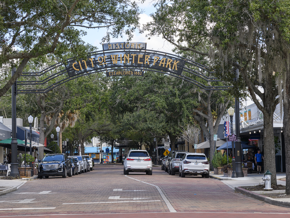 Welcome sign entrance from Park Avenue