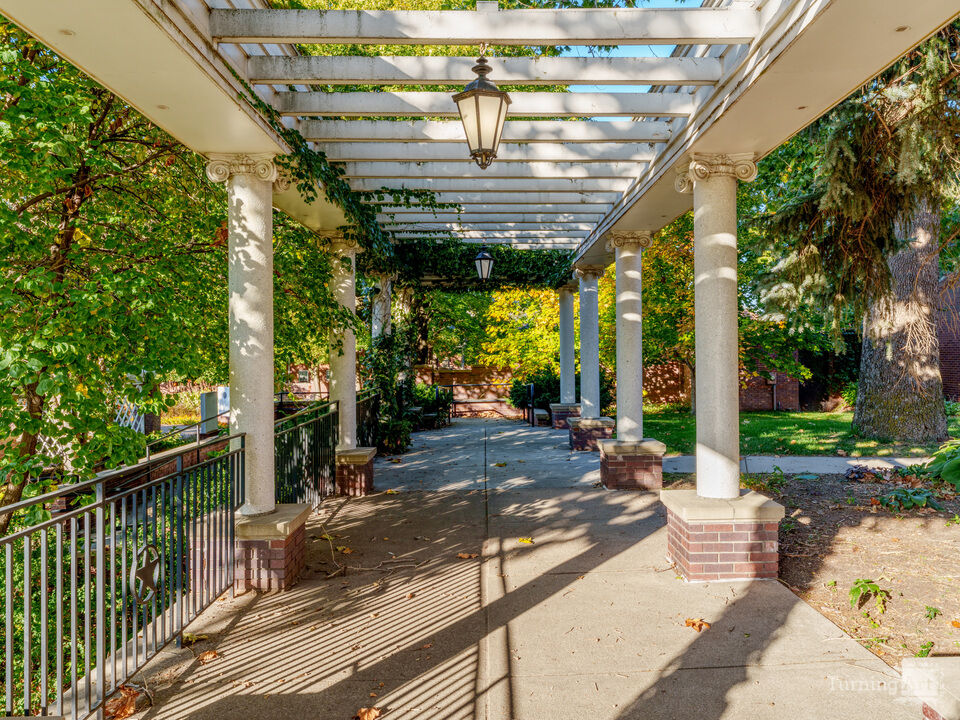 Shadows And History In Omaha