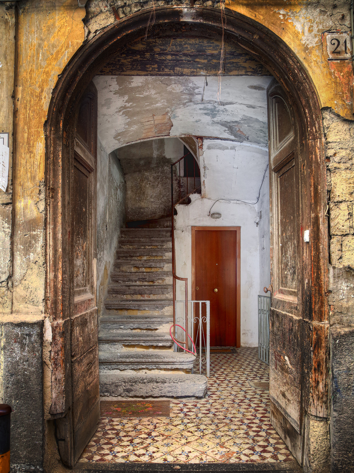 Series 112: Naples Italy Is Soooo Raw