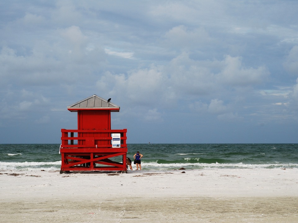 Red Siesta Key Lifeguard Stand, Florida, 3 of 4