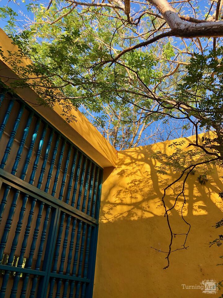Yellow, Mexico